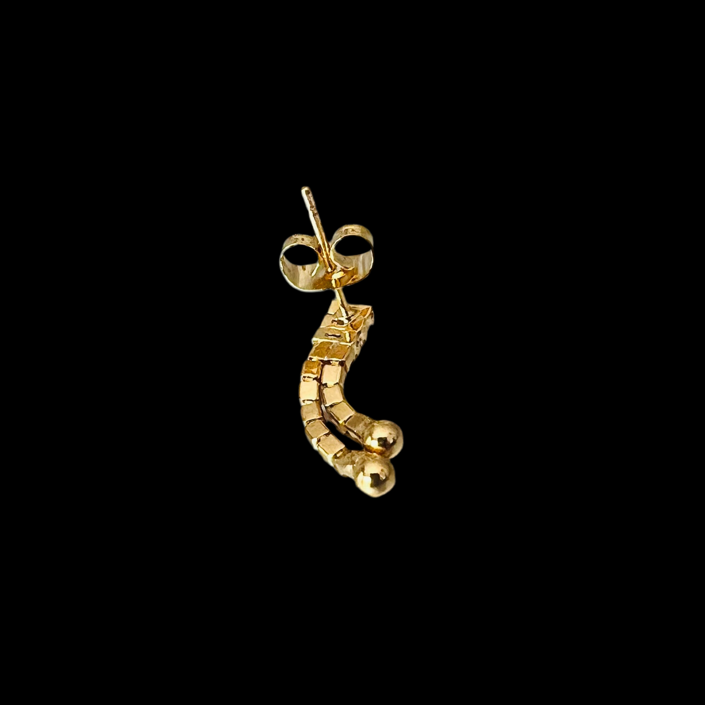 Single pendant stud
