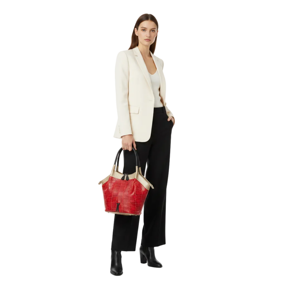 Model with bag - square